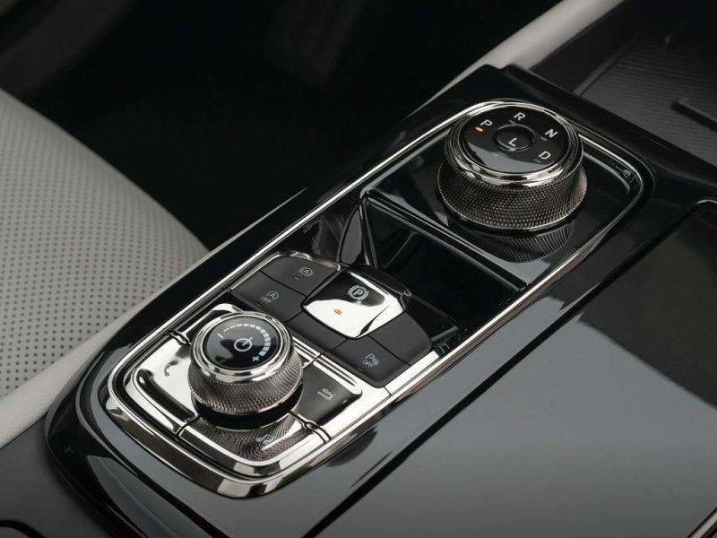 7 Speed Automatic Transmission & 4 Driving Modes